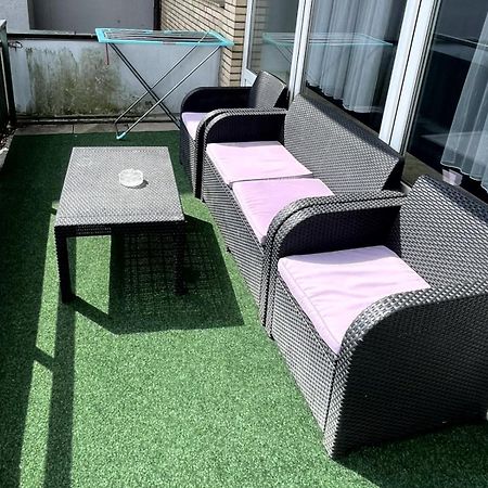 1,5-Zimmer Apartment Mit Balkon Am Hauptbahnhof Neumuenster Luaran gambar