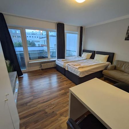 1,5-Zimmer Apartment Mit Balkon Am Hauptbahnhof Neumuenster Luaran gambar