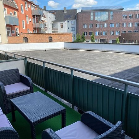 1,5-Zimmer Apartment Mit Balkon Am Hauptbahnhof Neumuenster Luaran gambar