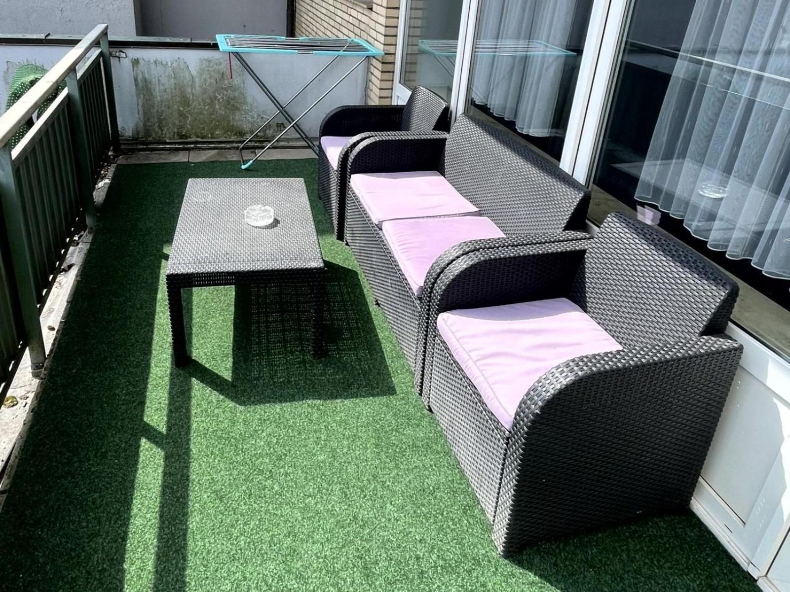 1,5-Zimmer Apartment Mit Balkon Am Hauptbahnhof Neumuenster Luaran gambar
