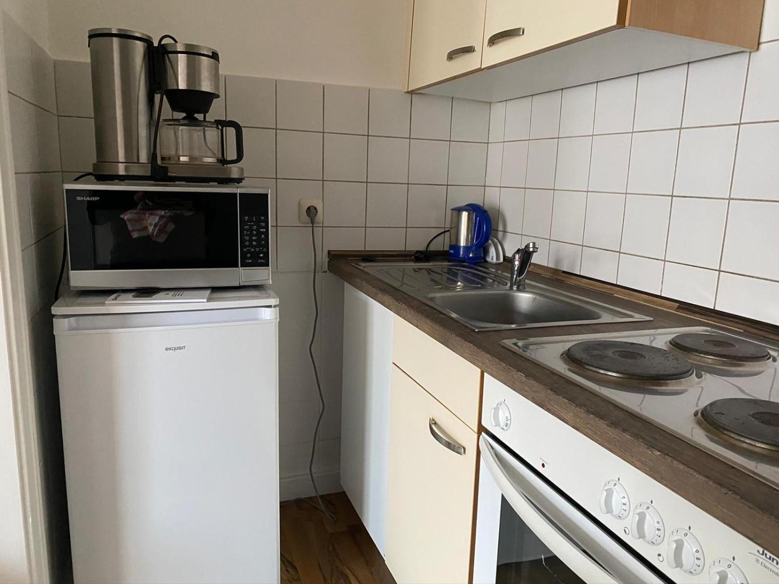 1,5-Zimmer Apartment Mit Balkon Am Hauptbahnhof Neumuenster Luaran gambar