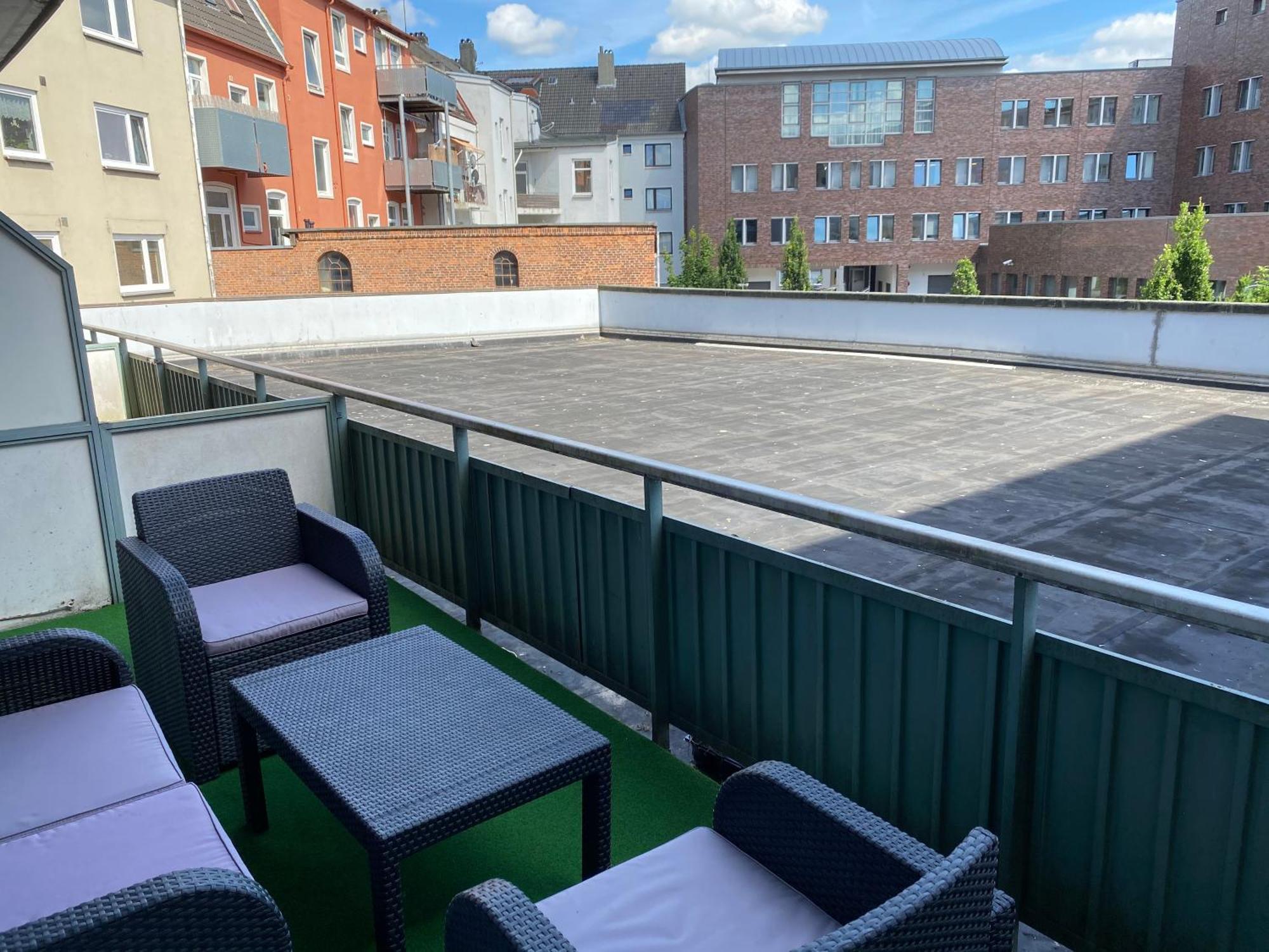 1,5-Zimmer Apartment Mit Balkon Am Hauptbahnhof Neumuenster Luaran gambar